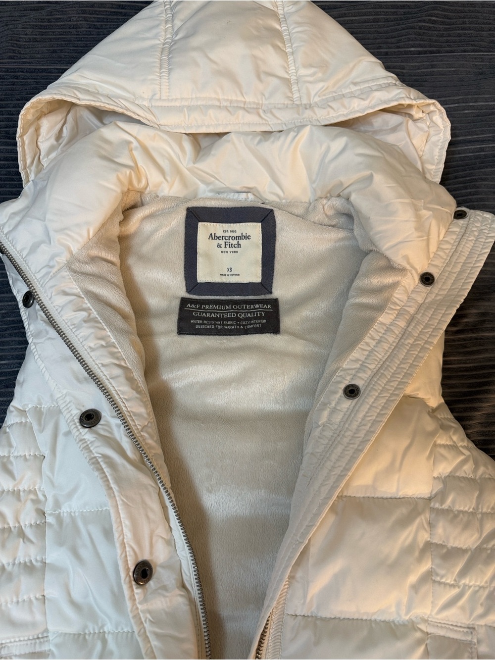 A&F puffer hooded vest
